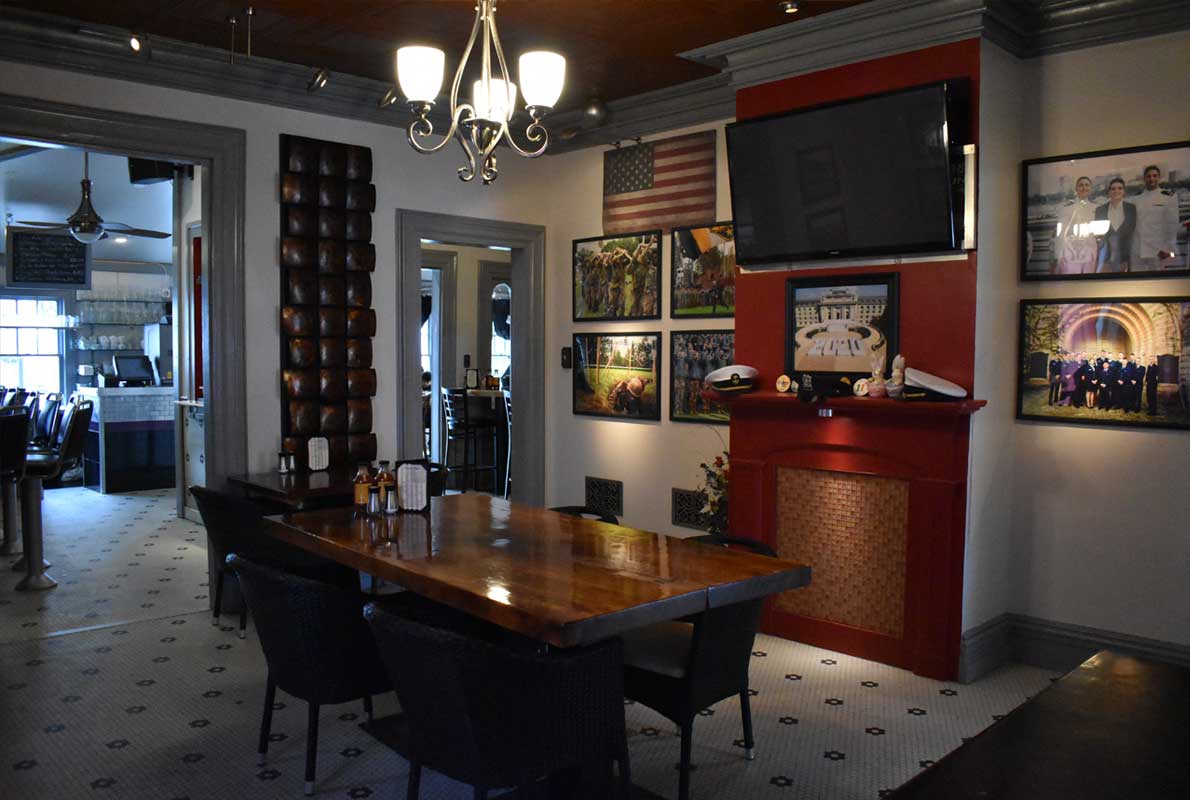 Smoky Rock BBQ dining room